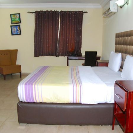 Knightsbridge Hotel Ikeja Exterior photo