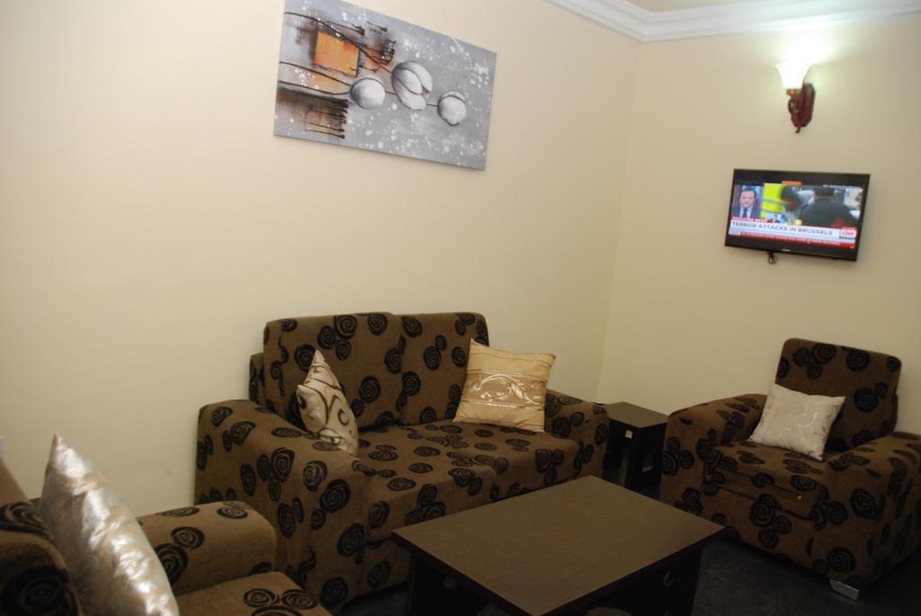 Knightsbridge Hotel Ikeja Exterior photo