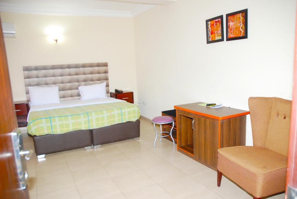 Knightsbridge Hotel Ikeja Exterior photo
