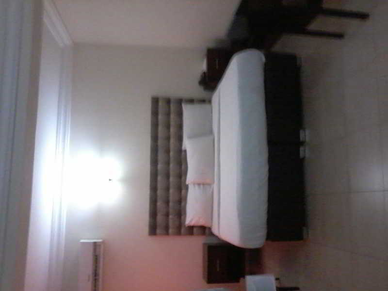 Knightsbridge Hotel Ikeja Exterior photo