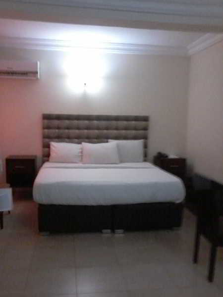 Knightsbridge Hotel Ikeja Exterior photo