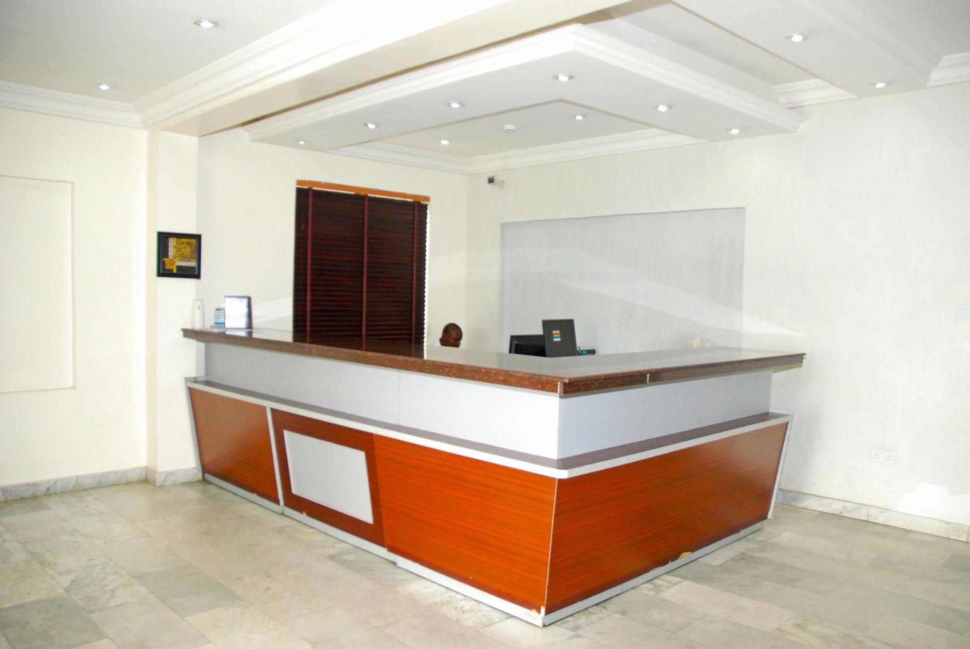 Knightsbridge Hotel Ikeja Exterior photo